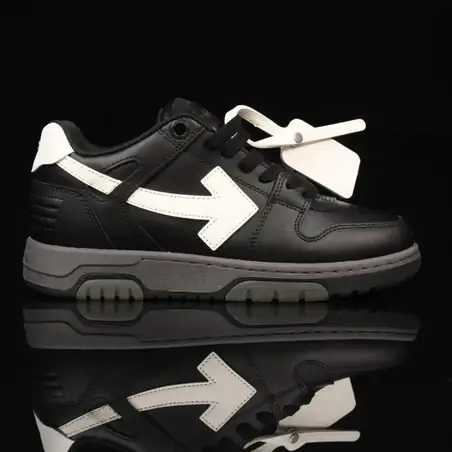 Alexander McQueen Oversized Sneakers Multiple Styles en negro
