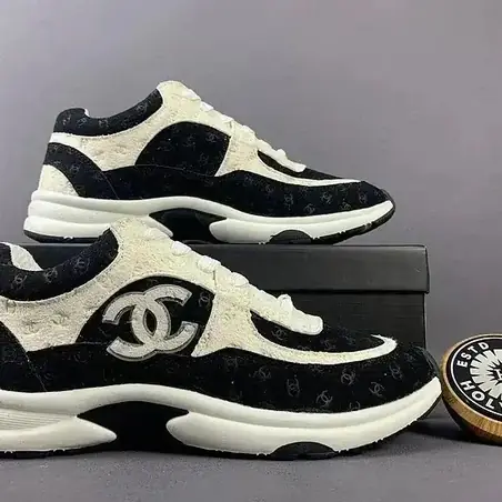 Chanel G38597 en negro