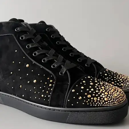 Louboutin High en negro