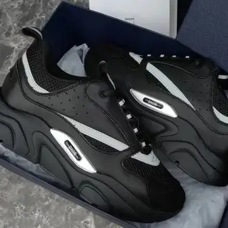 Dior en negro