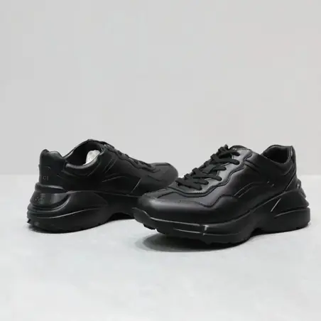 Gucci shoes en negro