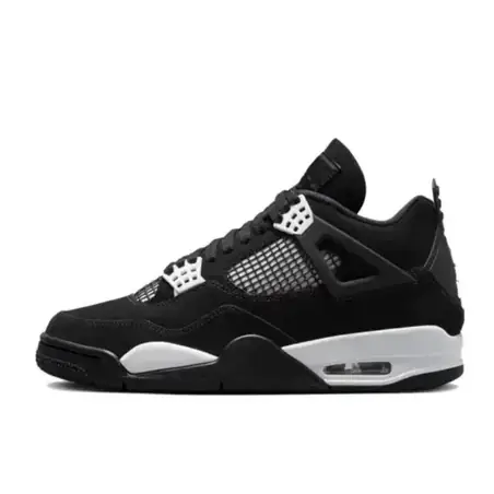 Air Jordan 4 en negro