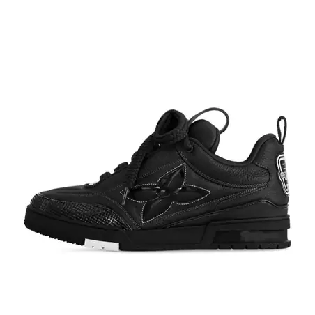 Louis Vuitton Trail Sneaker en negro