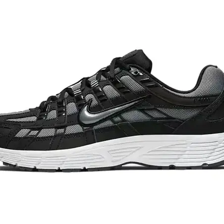 Nike P-6000 Sneakers en negro