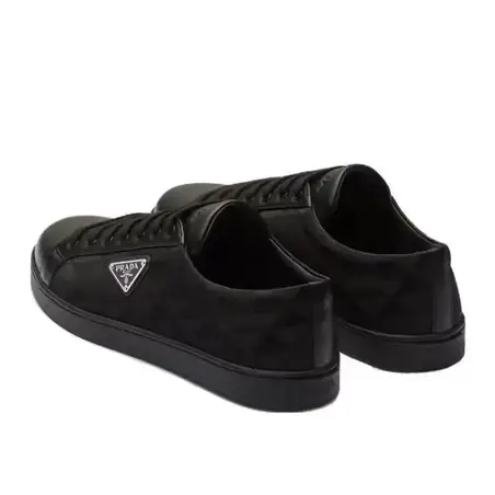 PRADA Linea Rossa Sneakers en negro